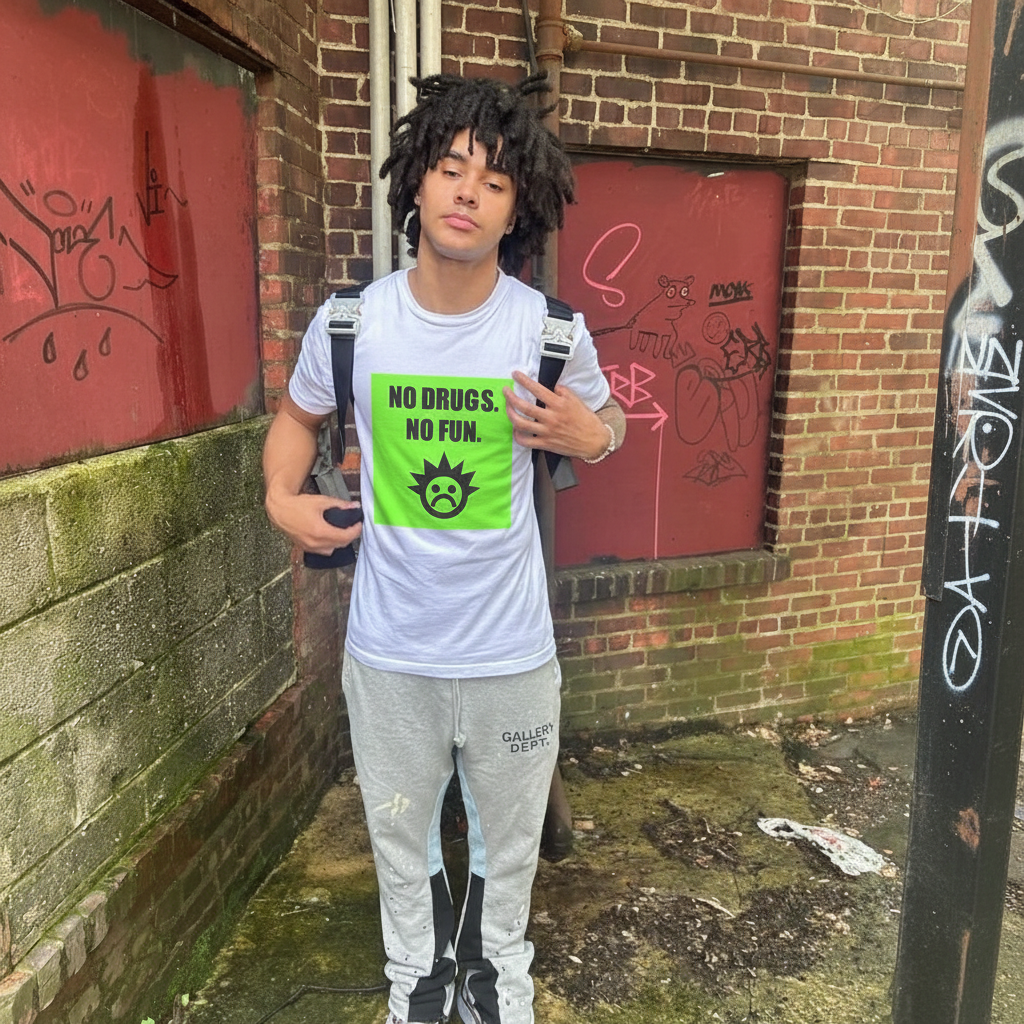 NO DRUGS - NO FUN GRAPHIC T-SHIRT